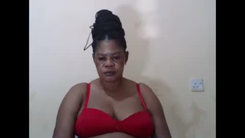 Snapshot of sexydove2 chatting on 02-16-25, 06:21 EMILY online show from 02-16-25, 06:21