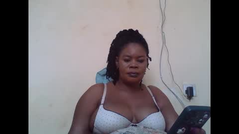 Snapshot of sexydove2 chatting on 09-15-25, 07:41 EMILY online show from 09-15-25, 07:41