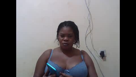 Snapshot of sexydove2 chatting on 10-13-25, 06:08 EMILY online show from 10-13-25, 06:08