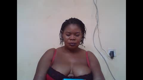 Snapshot of sexydove2 chatting on 10-14-25, 06:58 EMILY online show from 10-14-25, 06:58