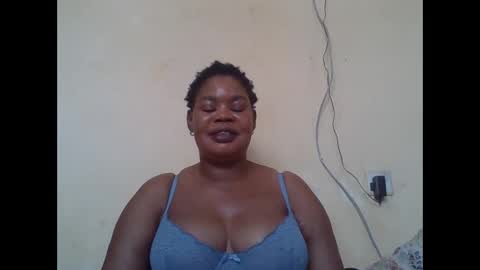 Snapshot of sexydove2 chatting on 10-25-25, 07:27 EMILY online show from 10-25-25, 07:27