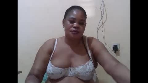 Snapshot of sexydove2 chatting on 11-12-25, 02:45 EMILY online show from 11-12-25, 02:45