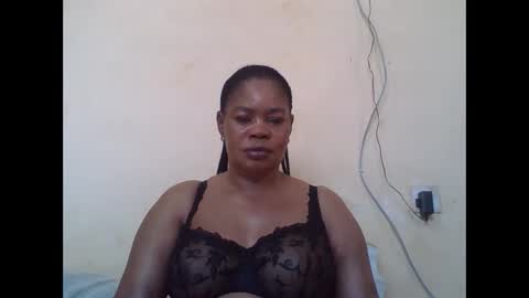 Snapshot of sexydove2 chatting on 11-15-25, 07:16 EMILY online show from 11-15-25, 07:16