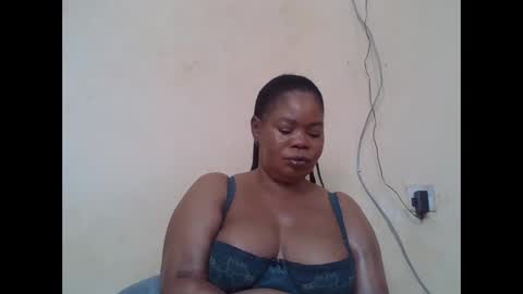 Snapshot of sexydove2 chatting on 11-18-25, 06:51 EMILY online show from 11-18-25, 06:51