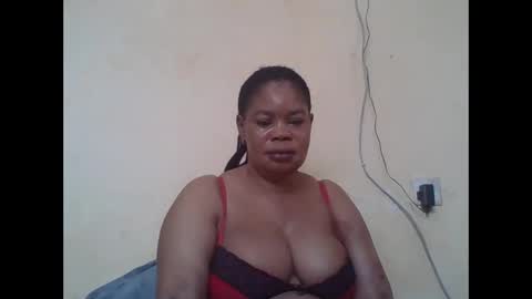 Snapshot of sexydove2 chatting on 11-28-25, 07:22 EMILY online show from 11-28-25, 07:22