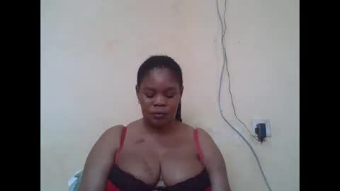 Snapshot of sexydove2 chatting on 12-01-25, 01:38 EMILY online show from 12-01-25, 01:38