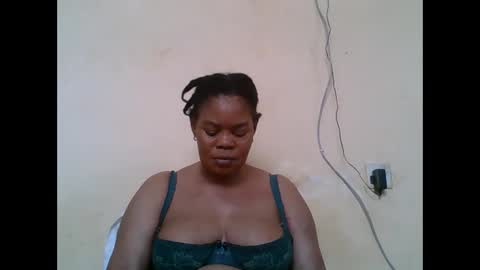 Snapshot of sexydove2 chatting on 12-16-25, 07:02 EMILY online show from 12-16-25, 07:02