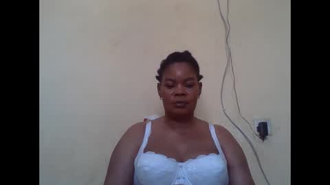 Snapshot of sexydove2 chatting on 12-17-25, 07:14 EMILY online show from 12-17-25, 07:14