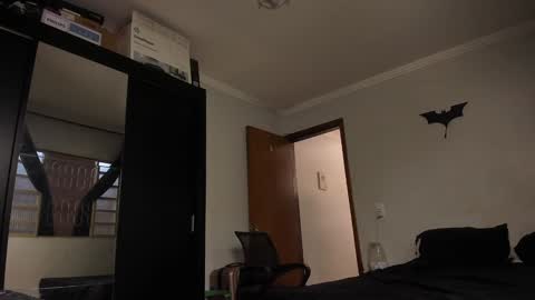 Snapshot of sexyflightz chatting on 12-10-24, 05:00 chris online show from 12-10-24, 05:00