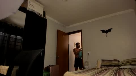 Snapshot of sexyflightz chatting on 01-11-25, 06:33 chris online show from 01-11-25, 06:33