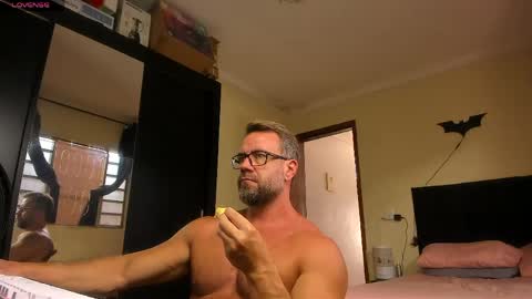 chris online show from 04-19-26, 01:43