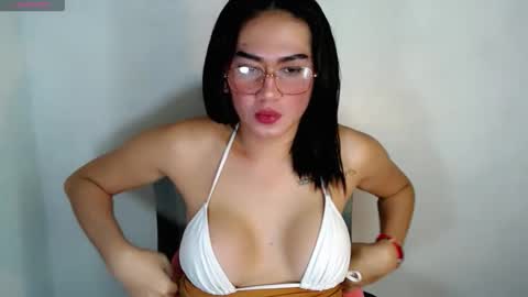 Snapshot of sexygigi_xox chatting on 12-14-25, 04:23 gigi online show from 12-14-25, 04:23