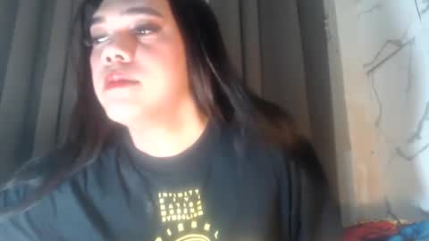 Snapshot of sexygoddess_tyra chatting on 10-20-25, 05:19 TYRA 3 online show from 10-20-25, 05:19