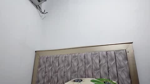 Snapshot of sexygril01 chatting on 10-10-25, 11:20 sexygril01 online show from 10-10-25, 11:20