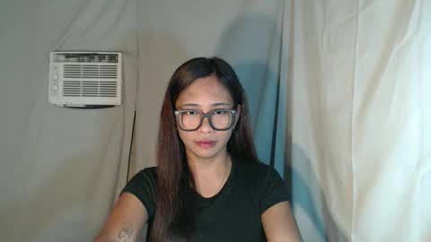 Snapshot of sexyguinevere chatting on 01-16-26, 05:22 Guine3 online show from 01-16-26, 05:22