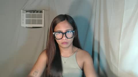Snapshot of sexyguinevere chatting on 01-17-26, 12:26 Guine3 online show from 01-17-26, 12:26