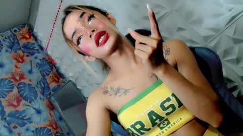 Snapshot of sexyhotbabe18 chatting on 12-15-24, 10:47 sexyhotbabe18 online show from 12-15-24, 10:47