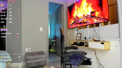 hotebony online show from 12-04-25, 01:53