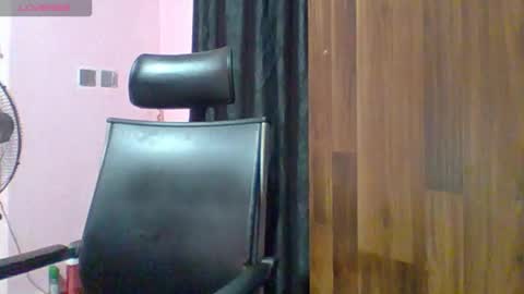 Snapshot of sexyhotbody_haileyxx chatting on 09-10-25, 06:13 Hailey online show from 09-10-25, 06:13