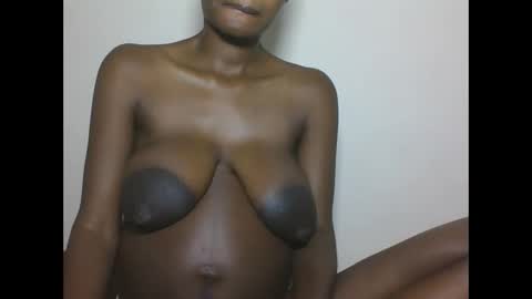 Snapshot of sexyhotgal23 chatting on 01-07-26, 08:33 REBECCAH online show from 01-07-26, 08:33