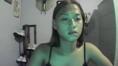 Snapshot of sexyhotrachelle chatting on 12-10-24, 05:17 Rachelle online show from 12-10-24, 05:17