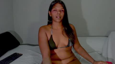 Snapshot of sexykitten147 chatting on 03-10-25, 08:01 SexyKitten147 online show from 03-10-25, 08:01