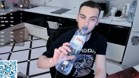 Snapshot of sexykolya chatting on 12-15-24, 05:13 Kolya online show from 12-15-24, 05:13