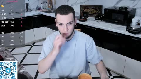 Snapshot of sexykolya chatting on 12-20-24, 01:25 Kolya online show from 12-20-24, 01:25