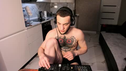 Snapshot of sexykolya chatting on 01-21-25, 01:39 Kolya online show from 01-21-25, 01:39