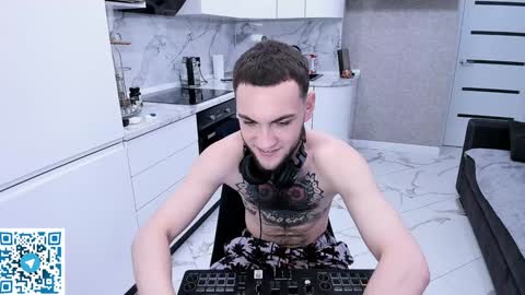 Snapshot of sexykolya chatting on 01-26-25, 06:07 Kolya online show from 01-26-25, 06:07