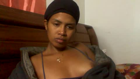 sexylarra12 online show from 06-01-26, 05:25