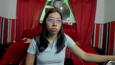 Snapshot of sexylaurita4u chatting on 03-10-25, 11:21 laura online show from 03-10-25, 11:21