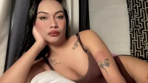 maxine online show from 05-18-26, 05:41