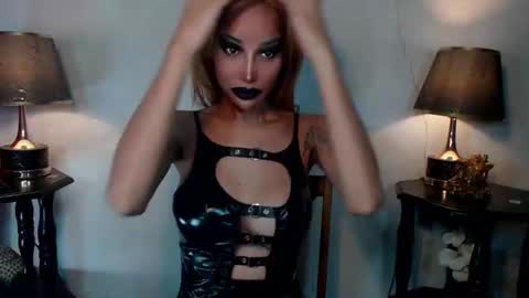 Queen Sofia online show from 05-24-26, 02:49