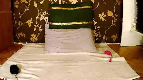 Snapshot of sexymayagold chatting on 12-05-25, 02:09 Squirty Maya Gold online show from 12-05-25, 02:09