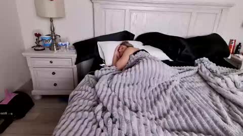 Sara online show from 02-18-26, 12:01