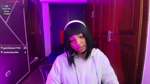 Snapshot of sexynaf chatting on 01-10-25, 10:25 N A F online show from 01-10-25, 10:25