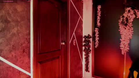 Snapshot of sexynaf chatting on 11-06-25, 08:32 N A F online show from 11-06-25, 08:32