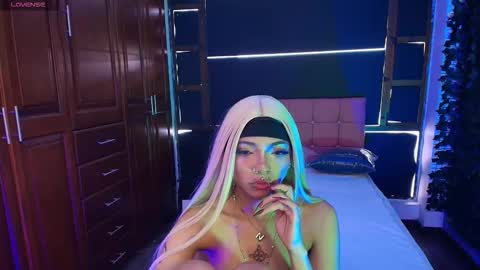 Snapshot of sexynaf chatting on 11-22-25, 08:30 N A F online show from 11-22-25, 08:30