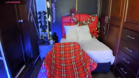 Snapshot of sexynaf chatting on 12-01-25, 06:57 N A F online show from 12-01-25, 06:57