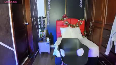 Snapshot of sexynaf chatting on 12-04-25, 07:33 N A F online show from 12-04-25, 07:33