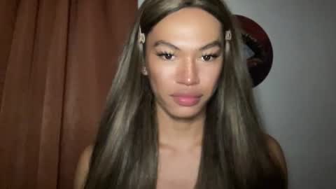 Snapshot of sexynakedweapon chatting on 05-30-26, 08:00 LIEZEL online show from 05-30-26, 08:00