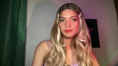 Snapshot of sexynakedweapon chatting on 06-02-26, 04:31 LIEZEL online show from 06-02-26, 04:31