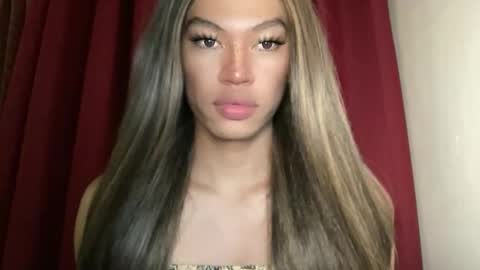 Snapshot of sexynakedweapon chatting on 06-06-26, 09:19 LIEZEL online show from 06-06-26, 09:19