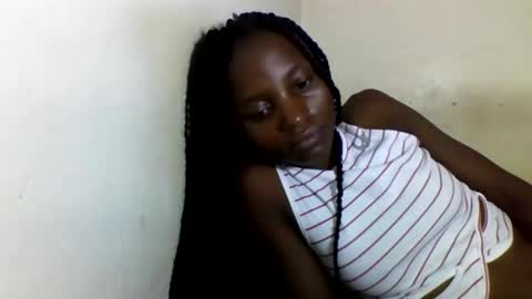 Snapshot of sexyneedle22 chatting on 02-14-25, 05:30 VIVIAN online show from 02-14-25, 05:30