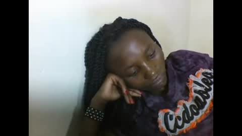 Snapshot of sexyneedle22 chatting on 02-17-25, 04:31 VIVIAN online show from 02-17-25, 04:31