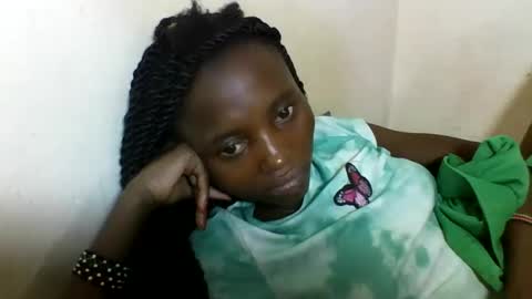 Snapshot of sexyneedle22 chatting on 02-19-25, 12:11 VIVIAN online show from 02-19-25, 12:11