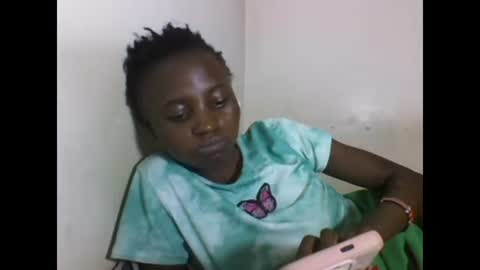 Snapshot of sexyneedle22 chatting on 02-19-25, 07:38 VIVIAN online show from 02-19-25, 07:38