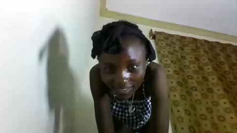 Snapshot of sexyneedle22 chatting on 02-21-25, 07:43 VIVIAN online show from 02-21-25, 07:43