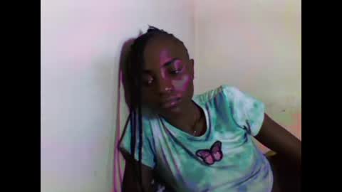 Snapshot of sexyneedle22 chatting on 03-07-25, 04:46 VIVIAN online show from 03-07-25, 04:46